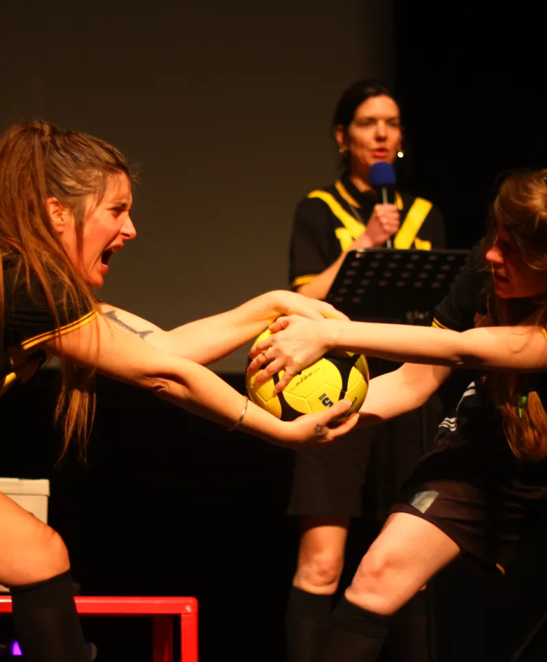 LADIES FOOTBALL CLUB© Clément Mendez