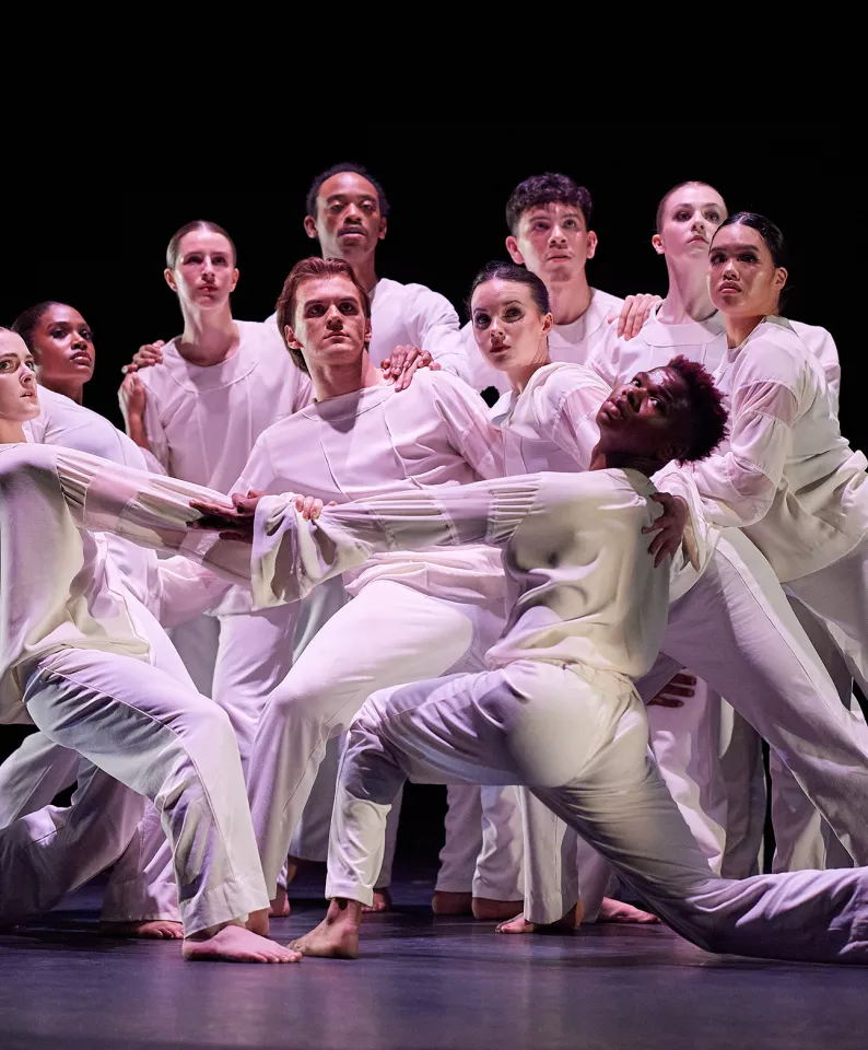 Dancing together #2 - Crédit Travis Caperton
