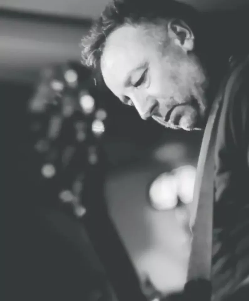 PETER HOOK & THE LIGHT